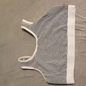 TomboyX basic stripe bra